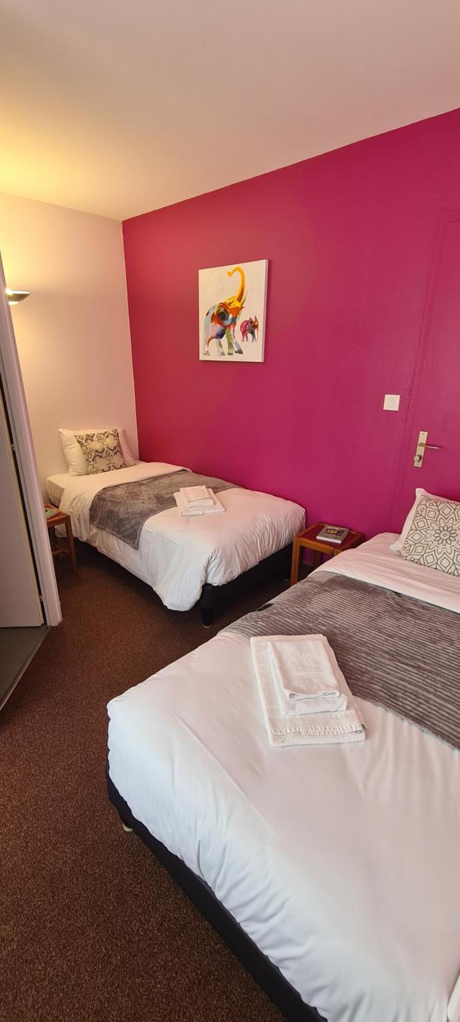 Le 120 - Groupe Logis Hotels - Ex Auberge La Terrasse La Châtaigneraie Exteriör bild